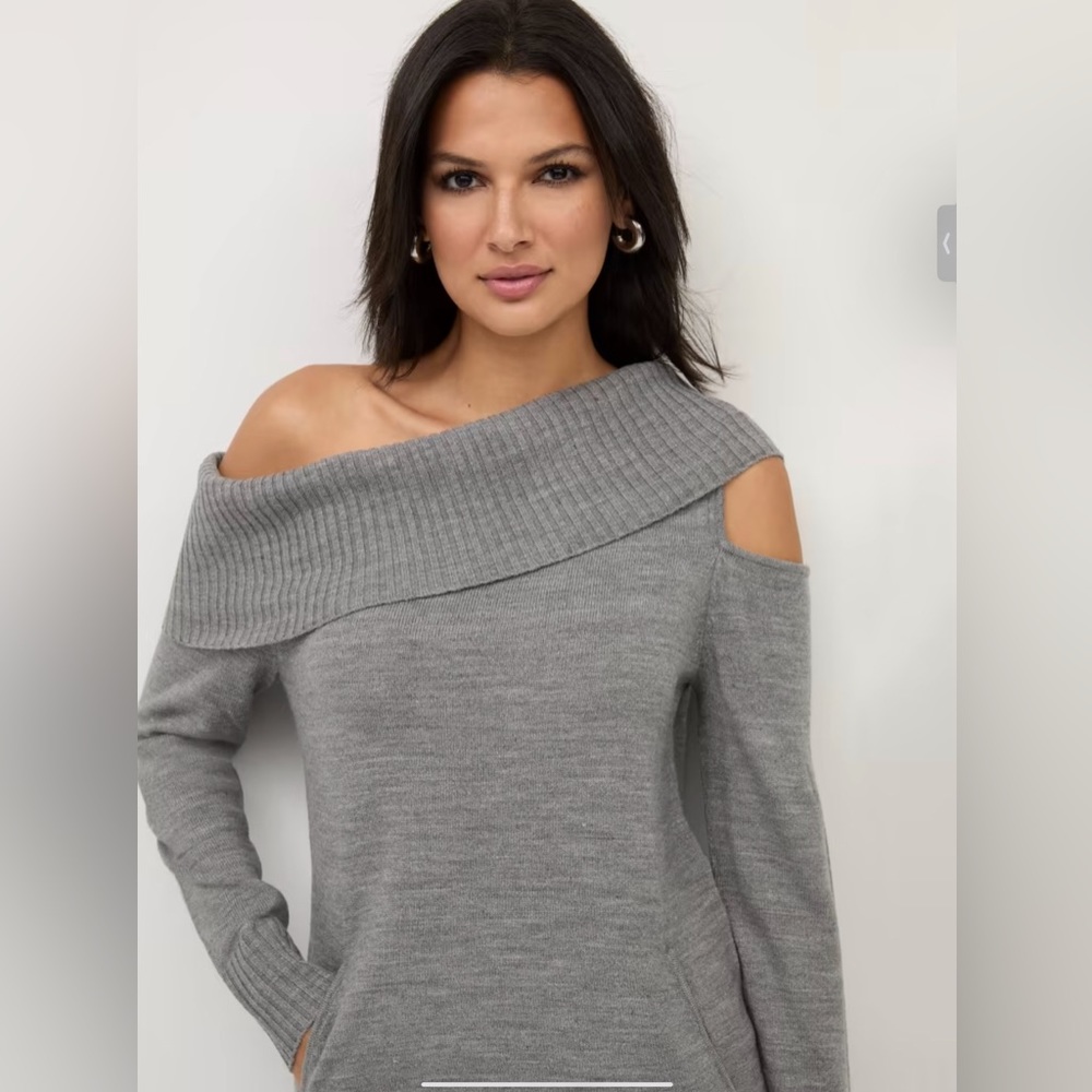 NWT NY&C COLD SHOULDER TUNIC